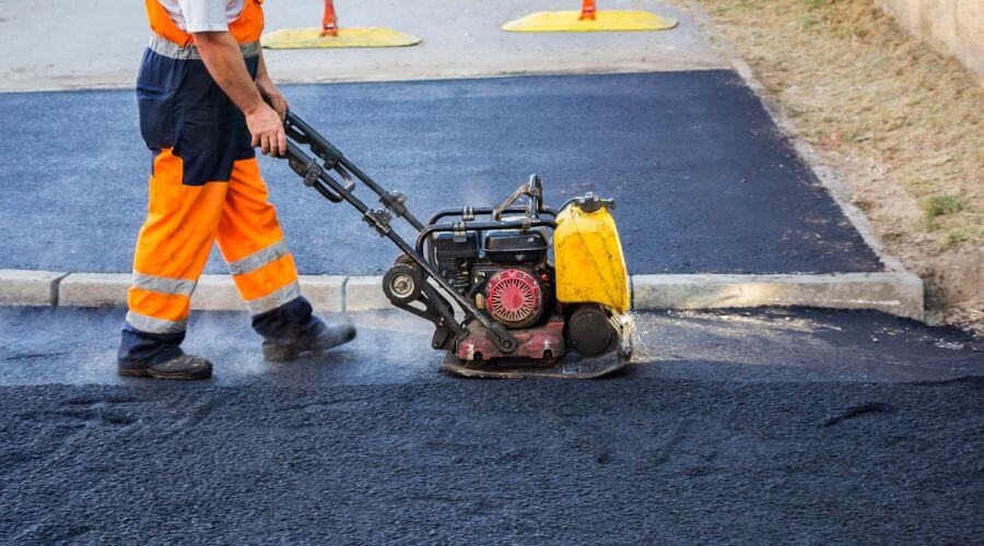 Professional gutter cleaning in Lakemont, GA